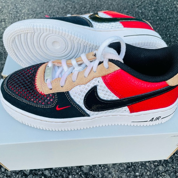 Nike Air Force 1 LV8 1 (GS) Kids - Picture 3 of 4